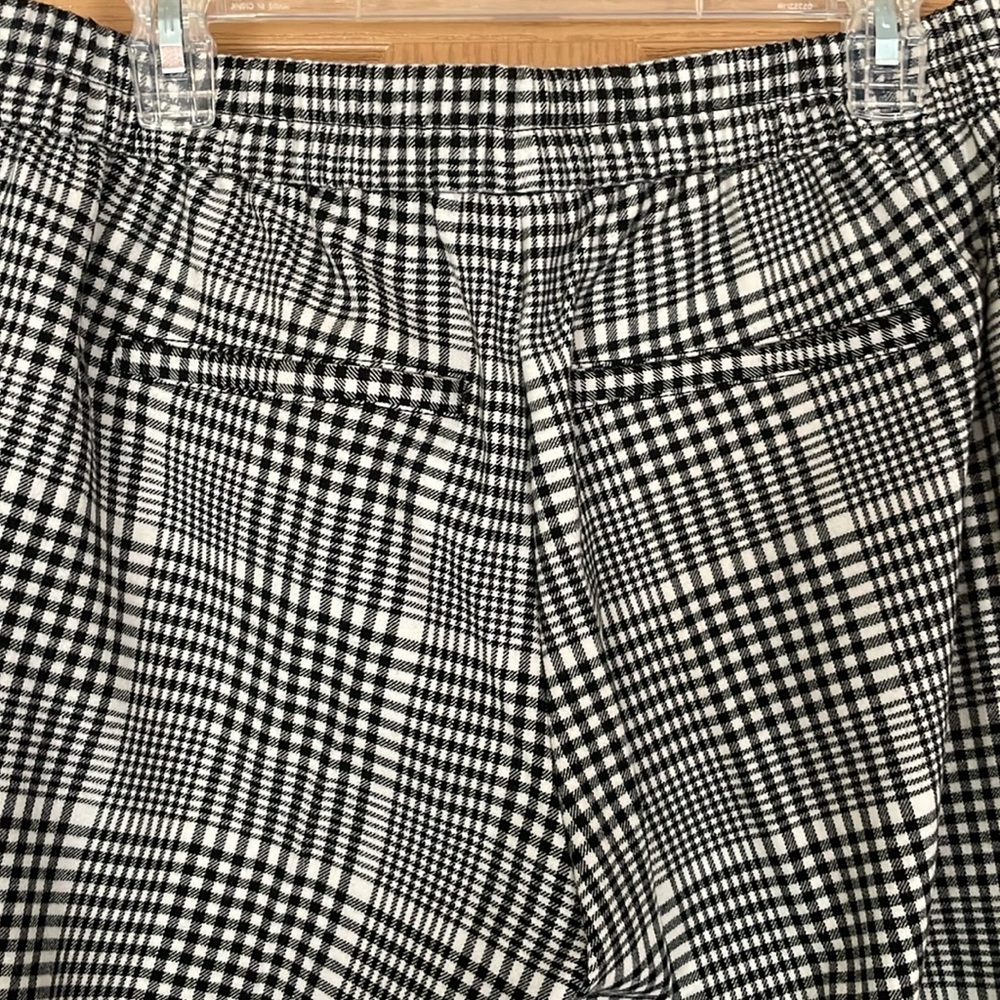 Old Navy elastic waist, wide leg, 2 pocket, polyester pants - Picture 6 of 6